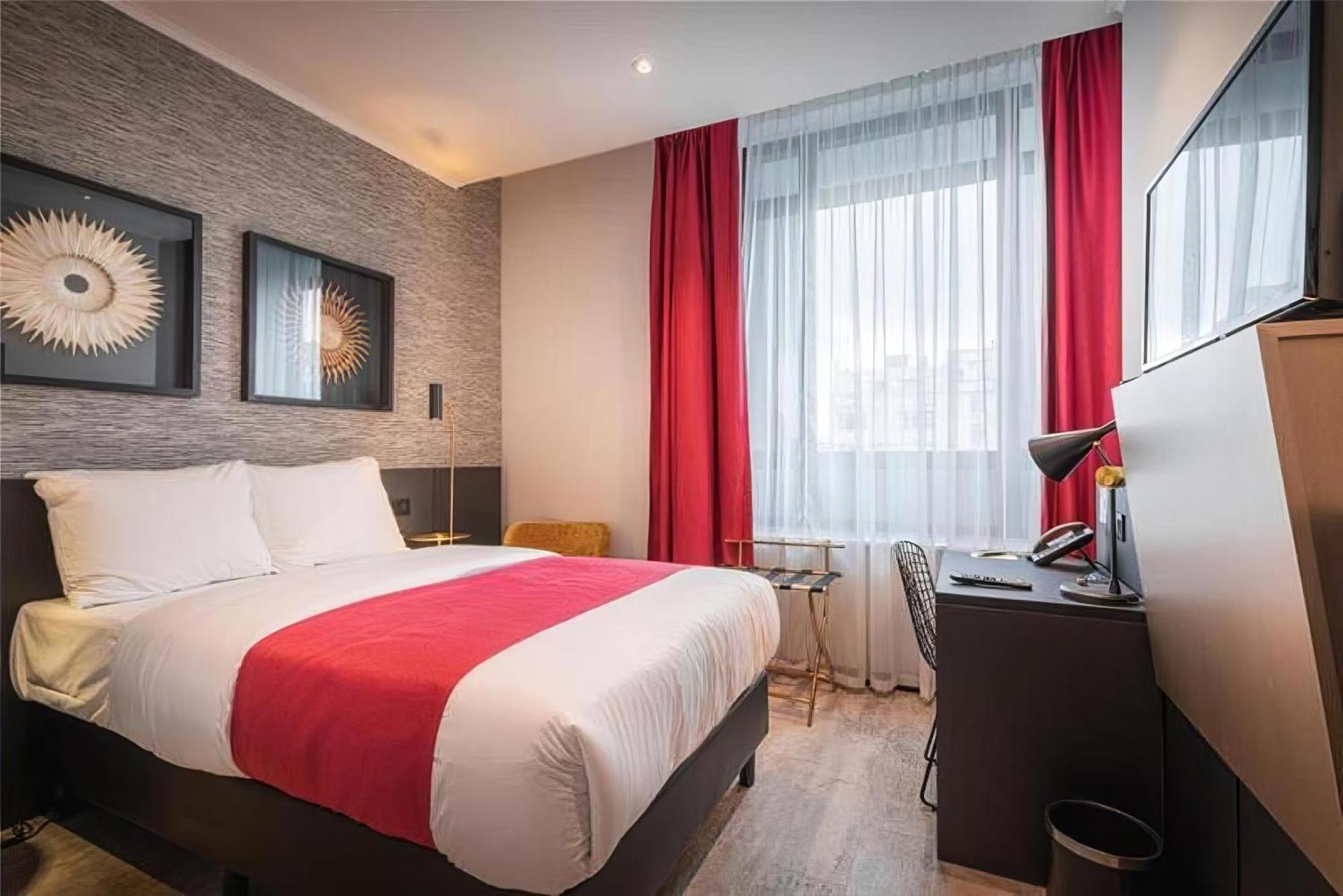 Double Room,1740079286:JPEG
